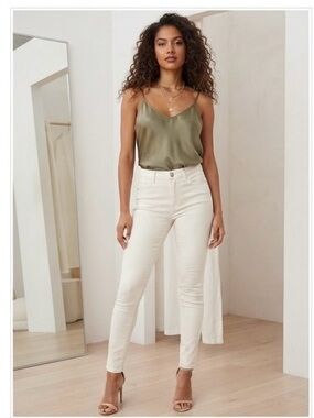 High-Rise White Skinny Jeans - Women